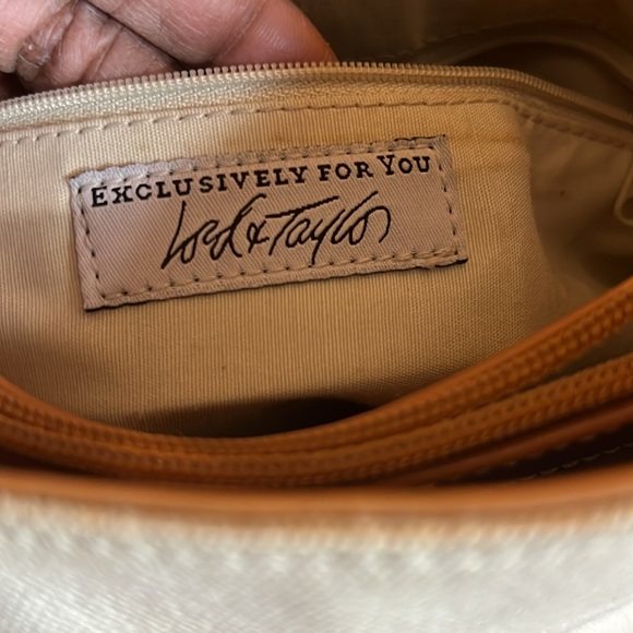 Cream and Tan - Picture 6 of 7